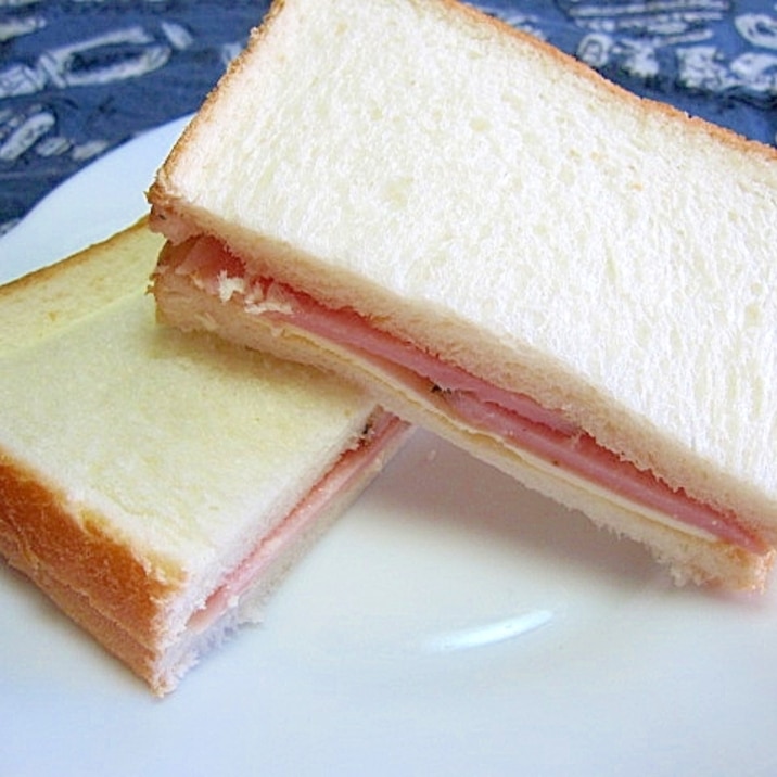 パストラミポークとチーズのサンドイッチ レシピ 作り方 By けいちゃん088 楽天レシピ パストラミポークとチーズのサンドイッチ レシピ 作り方 By けいちゃん088 楽天レシピ